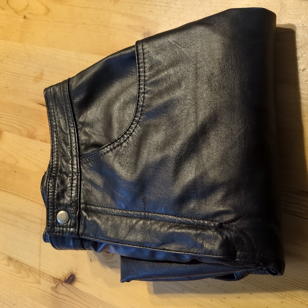 Vintage Chic: LA ROXX 1990's Black Leather Pants with Barrel/Balloon Legs - Picture 14 of 14